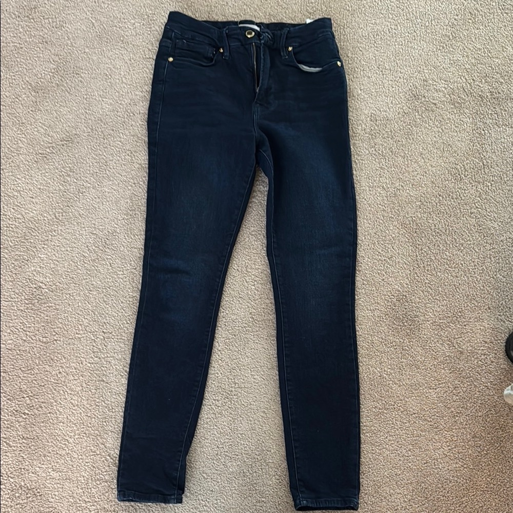 Good American, dark wash Skinny Jeans with Classic Fit. Size 27
